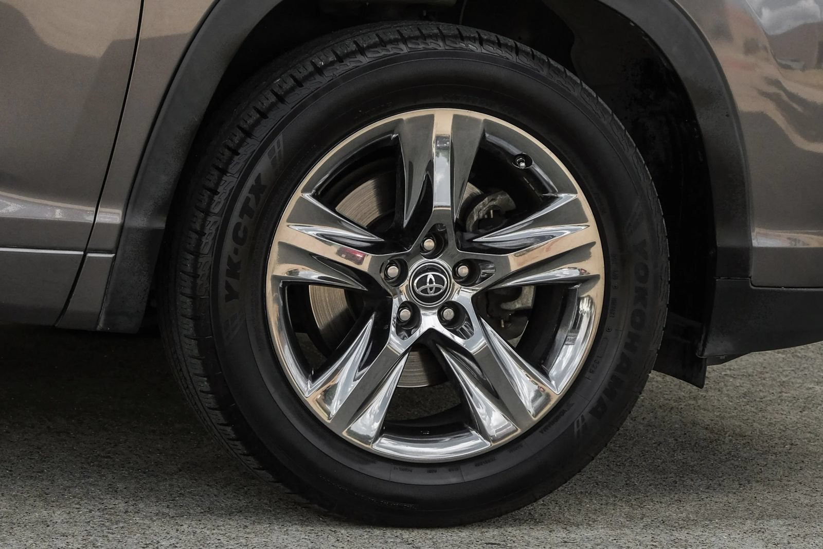 Used 2017 Toyota Highlander Limited Platinum FWD image 54