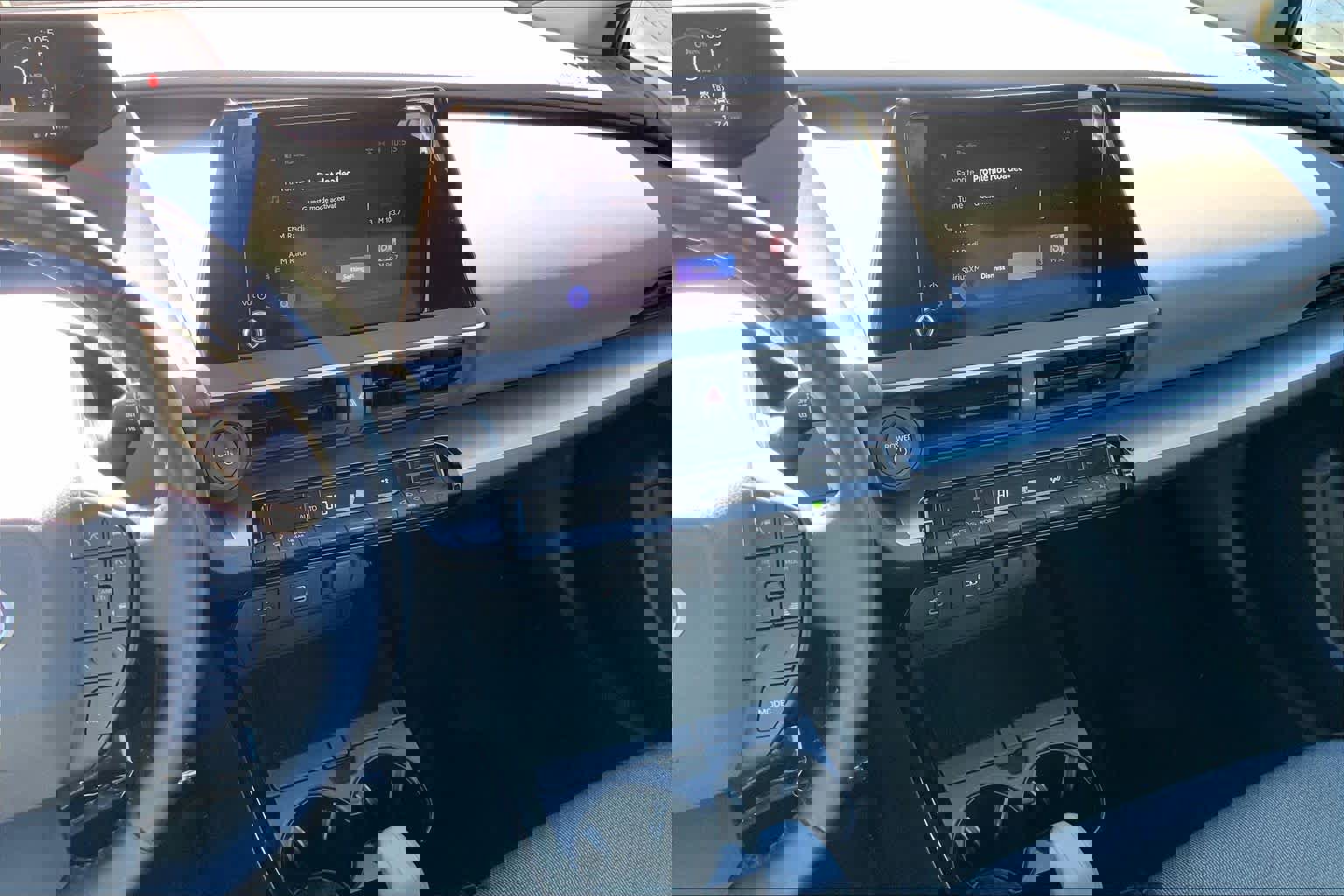 Used 2023 Toyota Prius LE image 7