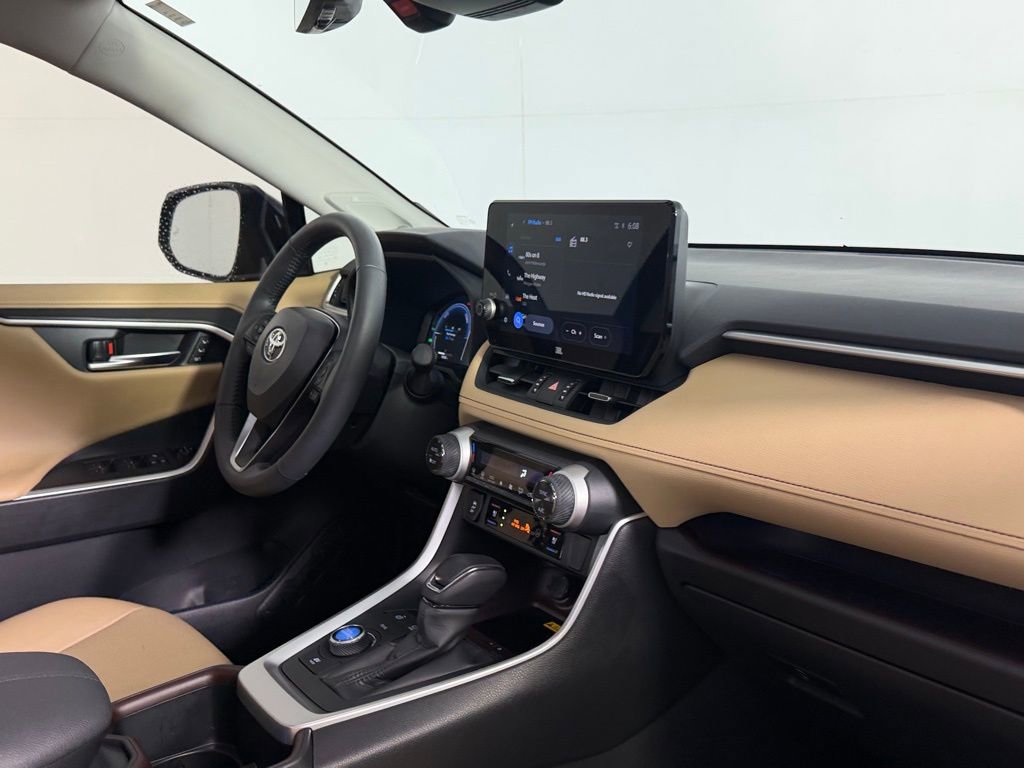 Used 2025 Toyota RAV4 Limited w/ Advanced Technology Package image 30