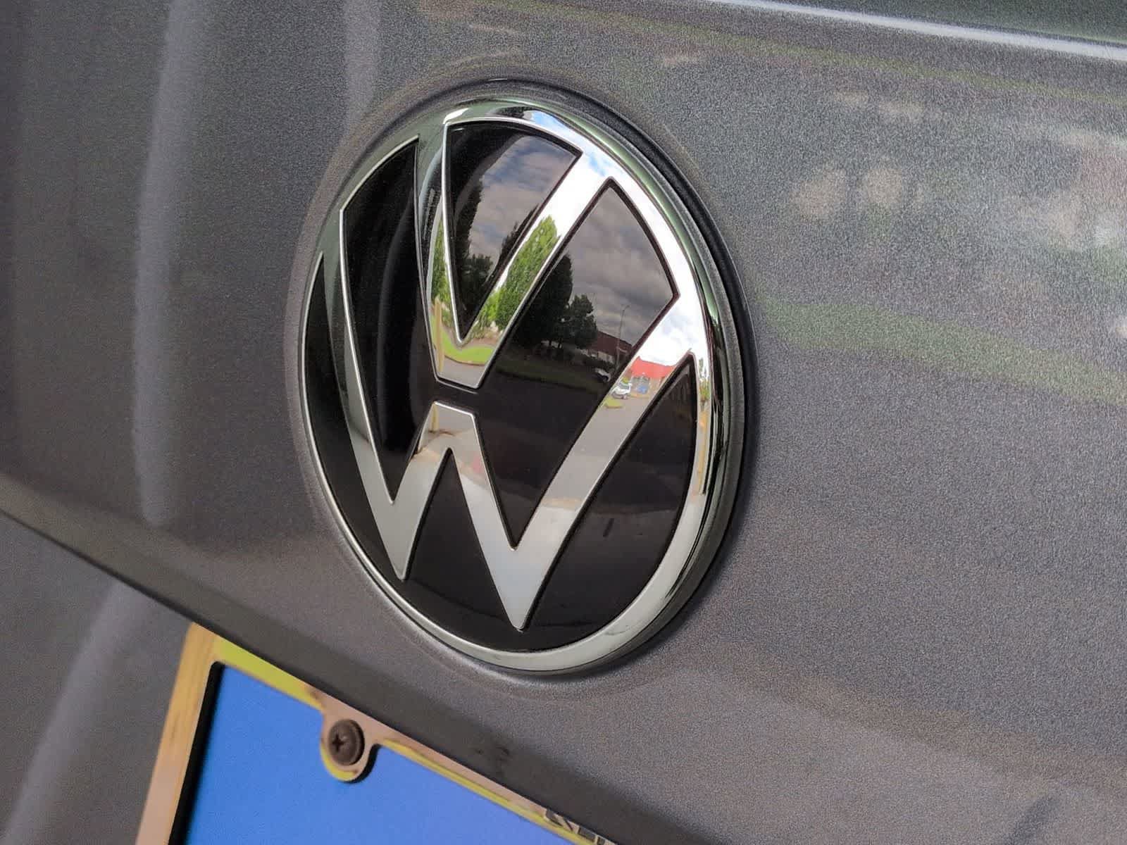 Certified 2022 Volkswagen Taos SEL AWD/4WD image 10