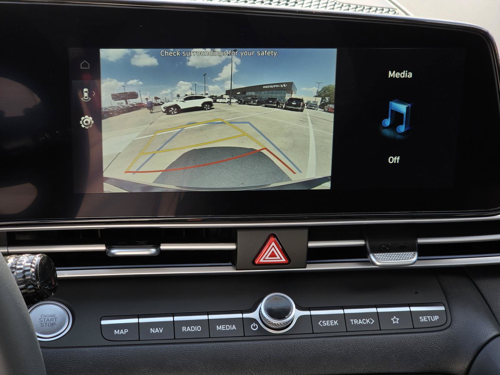 New 2026 Hyundai Elantra Limited FWD image 19