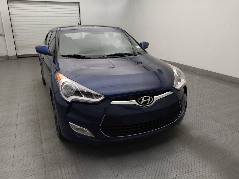 Used 2017 Hyundai Veloster Value Edition FWD image 14