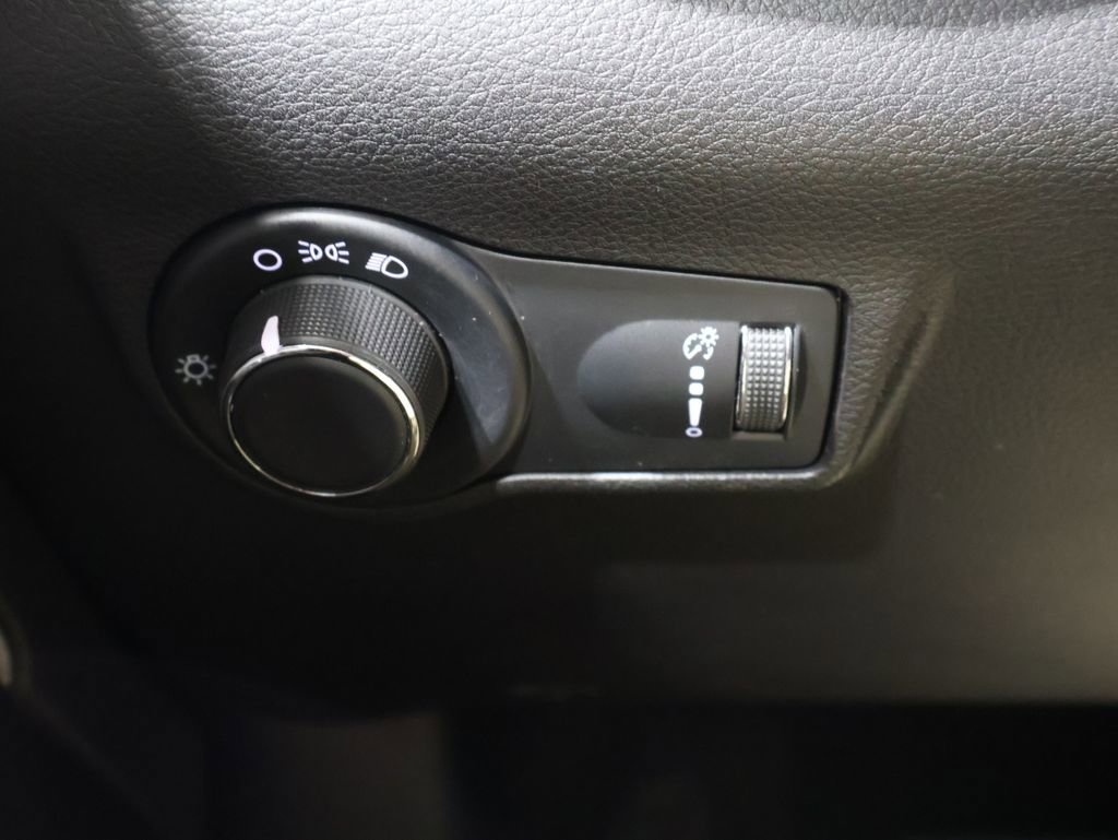 Used 2022 Jeep Compass Sport image 30