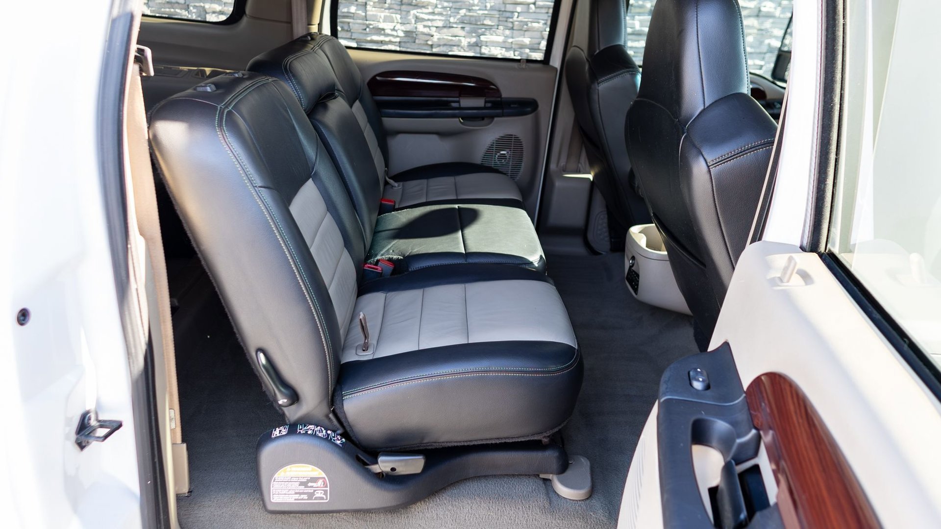 Used 2005 Ford Excursion Eddie Bauer image 24