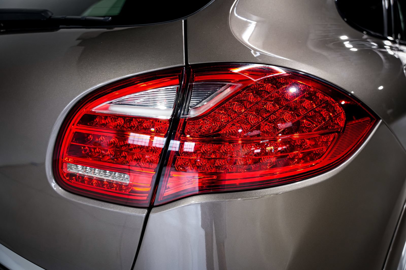 Used 2013 Porsche Cayenne Turbo AWD/4WD image 46