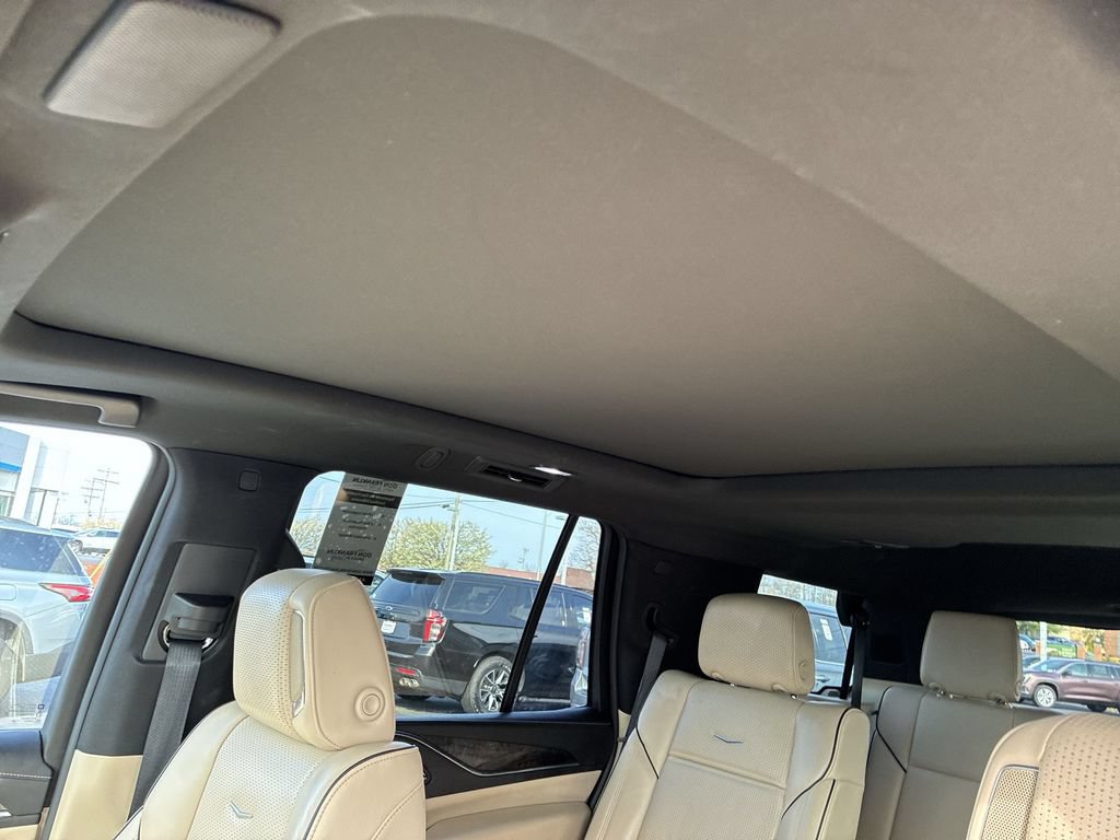 Used 2023 Cadillac Escalade Premium Luxury w/ Performance Package AWD/4WD image 18