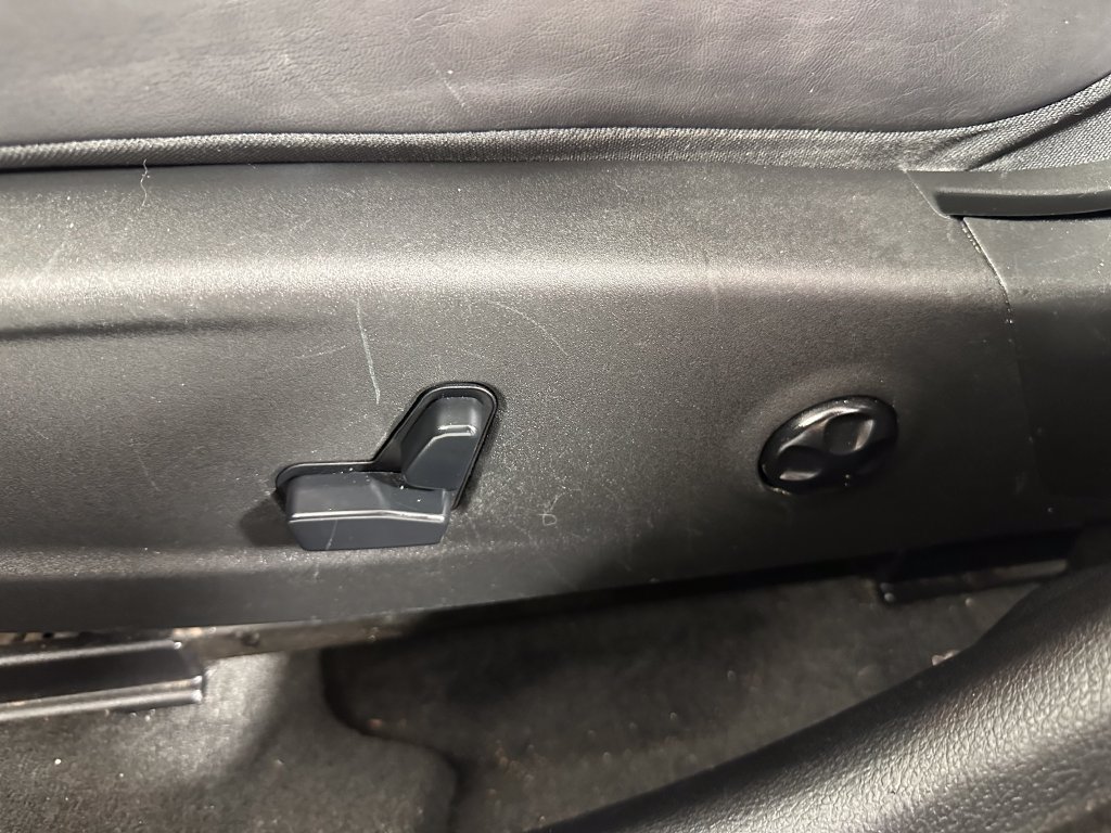 Used 2015 Chrysler 300 S AWD/4WD image 15