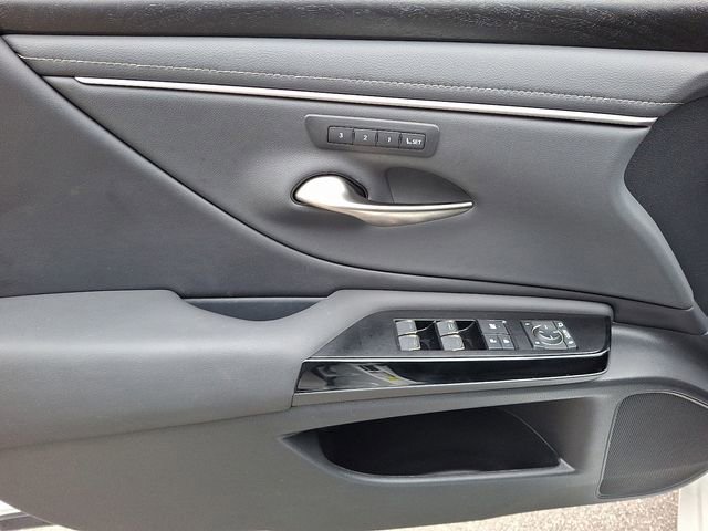 Used 2024 Lexus ES 350 w/ Premium Package image 16