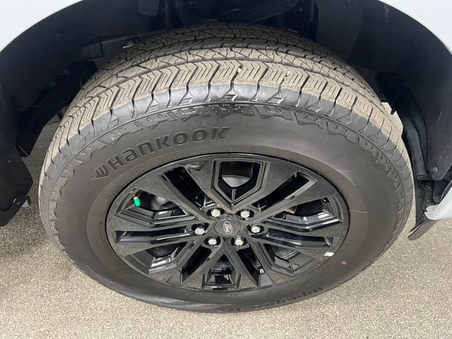 Used 2025 Ford F150 Lariat AWD/4WD image 16