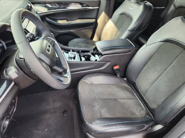 Used 2022 Jeep Grand Cherokee Trailhawk AWD/4WD image 11