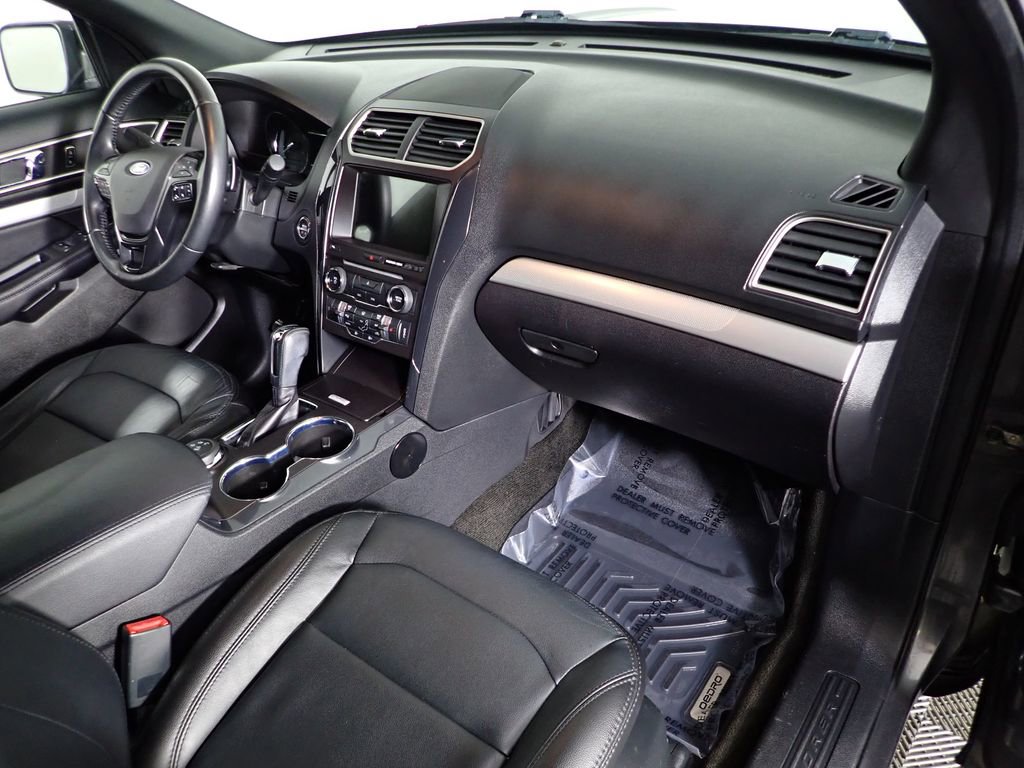 Used 2017 Ford Explorer XLT w/ Equipment Group 202A image 47