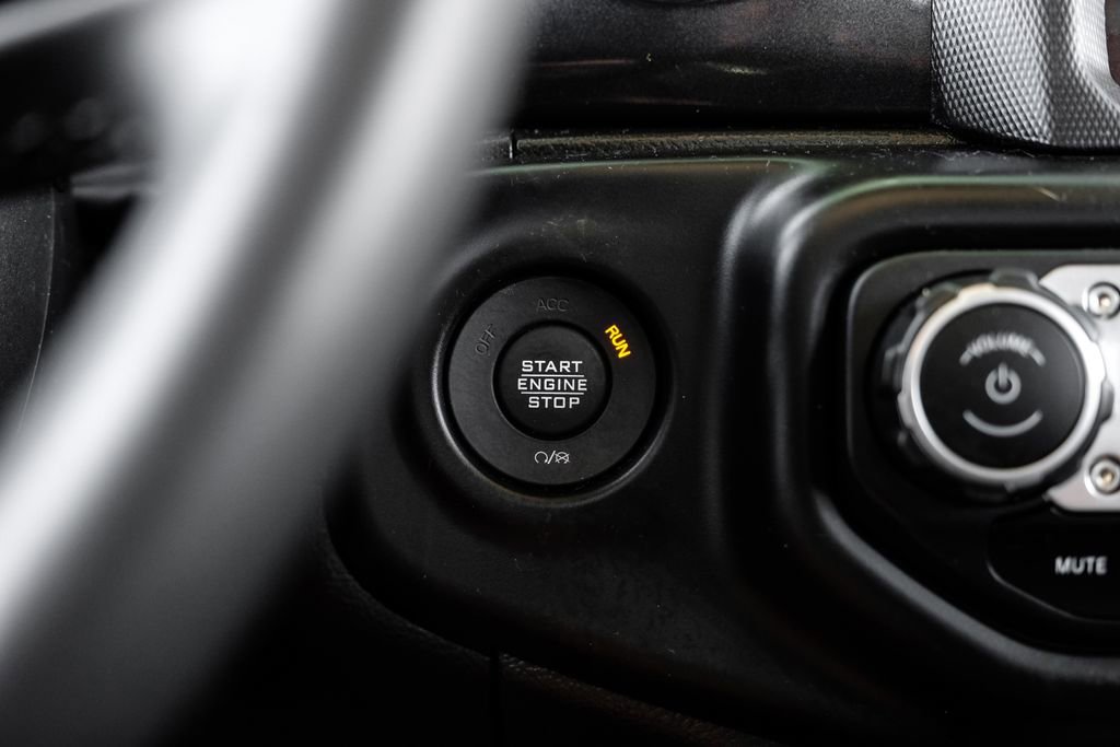 Used 2022 Jeep Gladiator Sport image 29