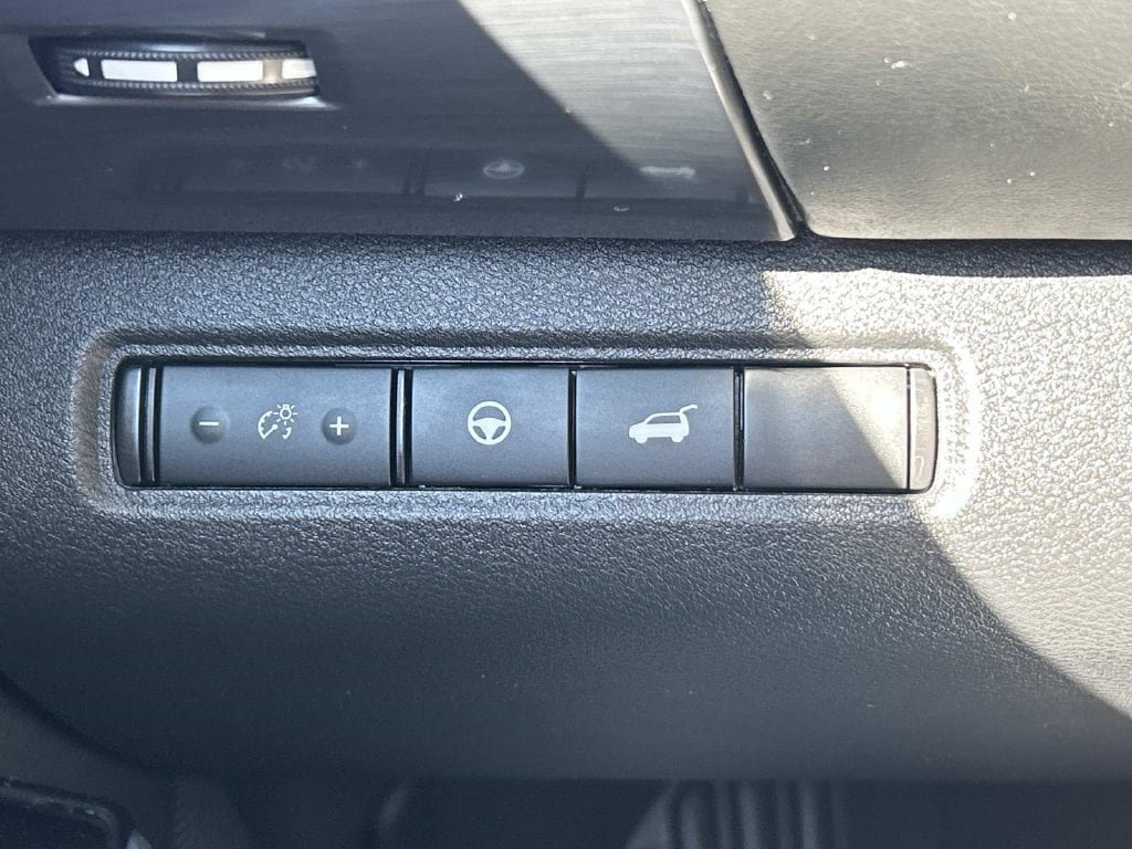 Used 2022 Nissan Pathfinder SL AWD/4WD image 20