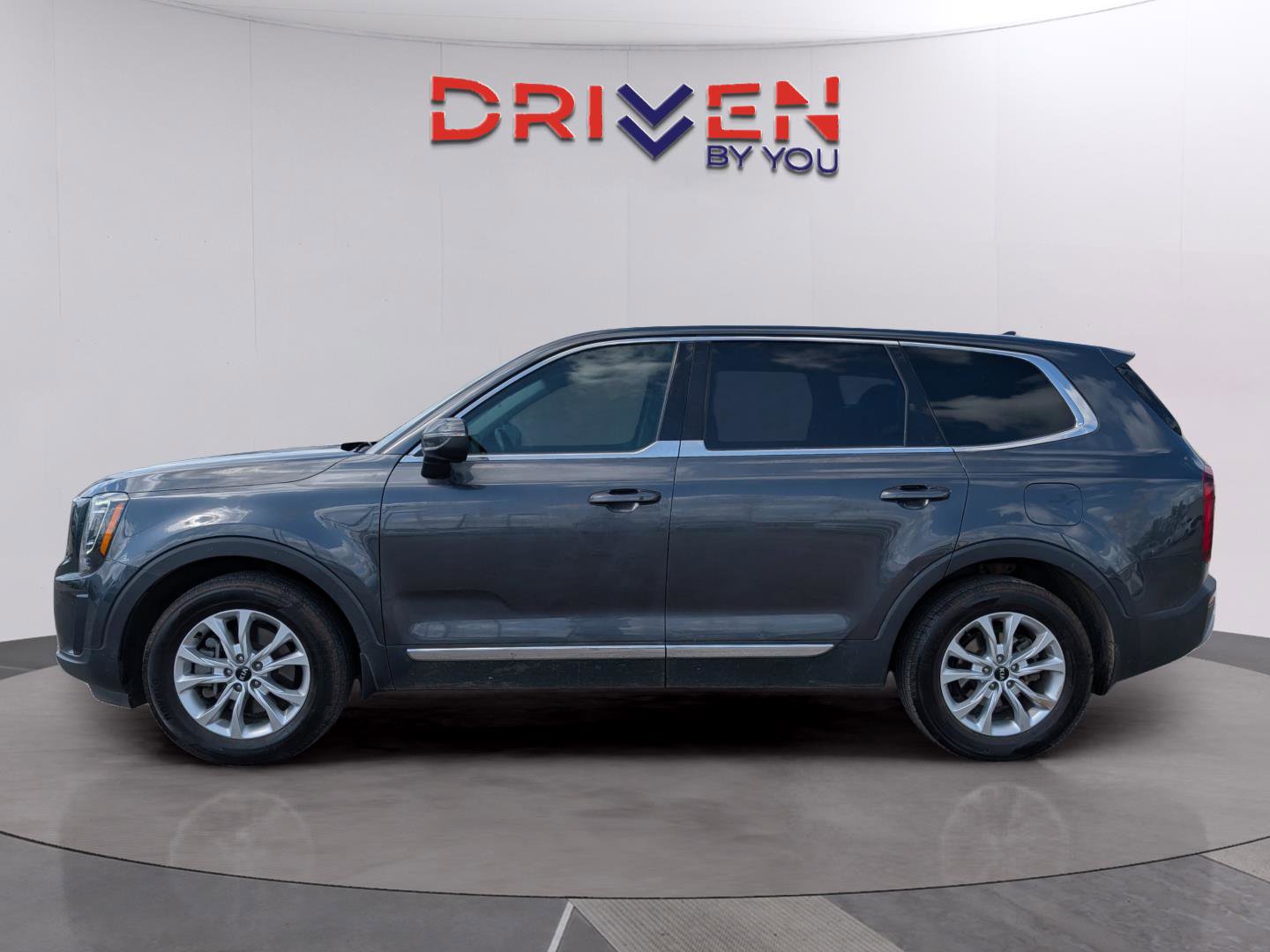 Used 2021 Kia Telluride LX image 2