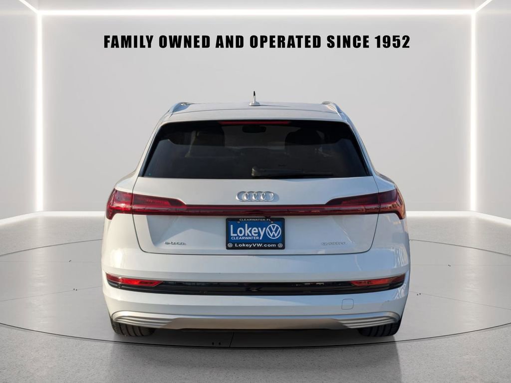 Used 2022 Audi e-tron Premium Plus w/ Premium Plus Package image 5