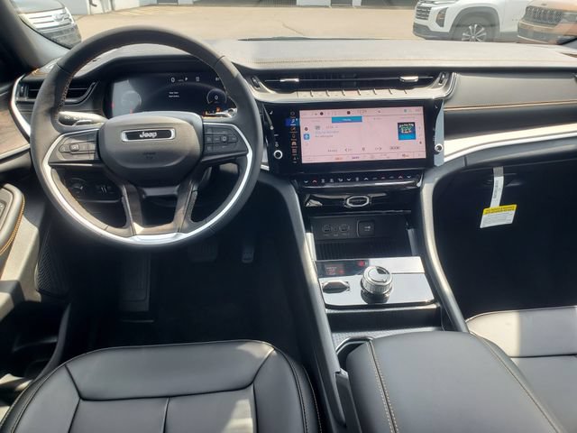 New 2026 Jeep Grand Cherokee Limited AWD/4WD image 11
