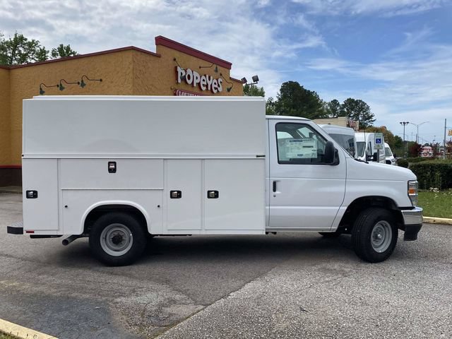 New 2026 Ford E-350 and Econoline 350 Super Duty w/ Power Equipment Group RWD image 2