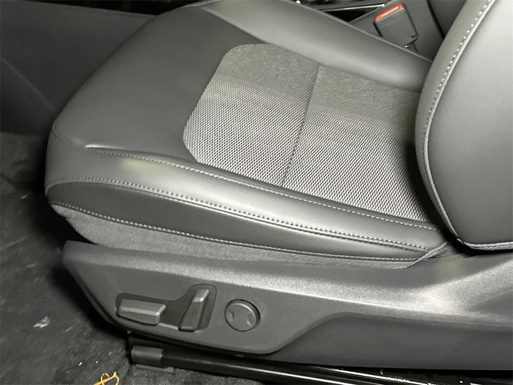 New 2025 Kia Niro Wind image 17