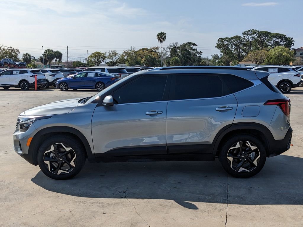 Certified 2025 Kia Seltos EX w/ EX Sunroof Package image 4