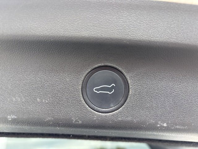 Used 2021 Tesla Model Y Performance image 9