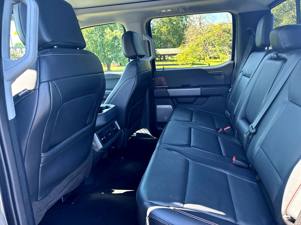 Used 2023 Ford F250 Lariat w/ Black Appearance Package image 13