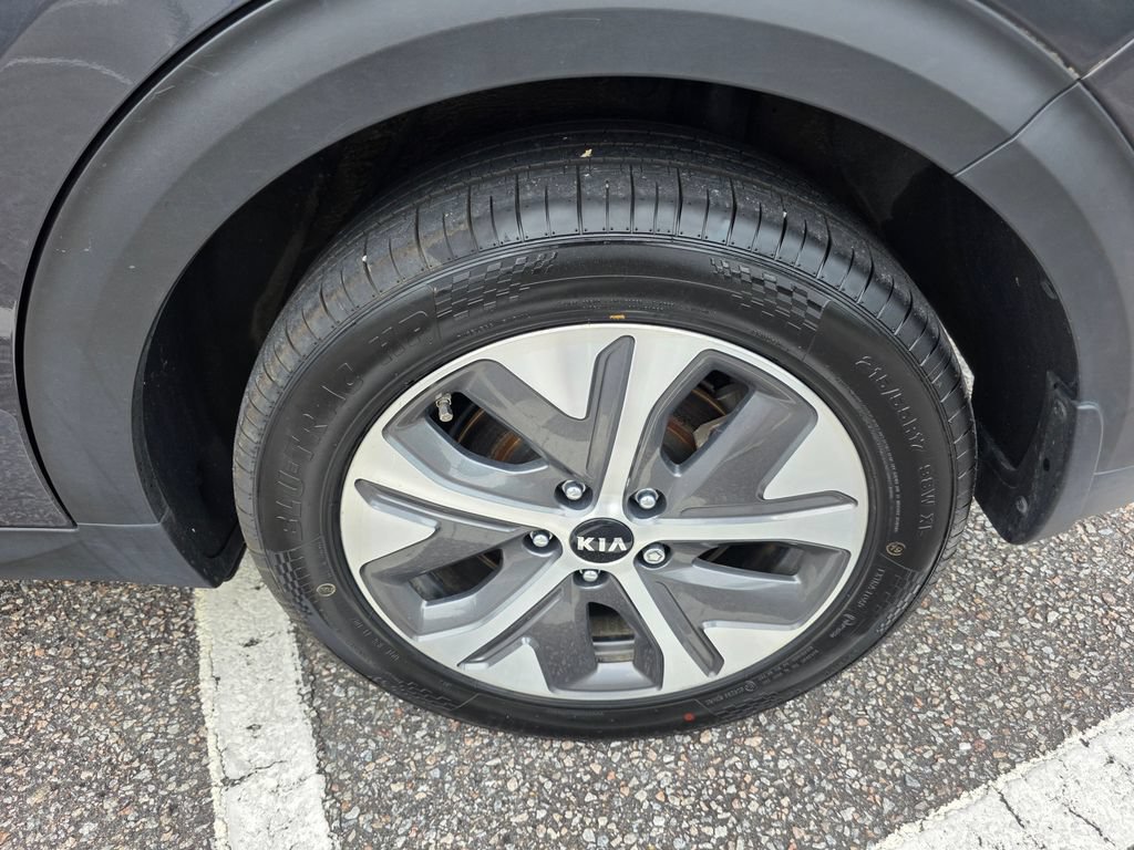 Used 2020 Kia Niro EX FWD image 30