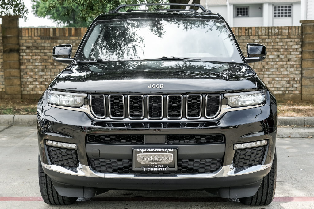Used 2023 Jeep Grand Cherokee L Limited AWD/4WD image 11