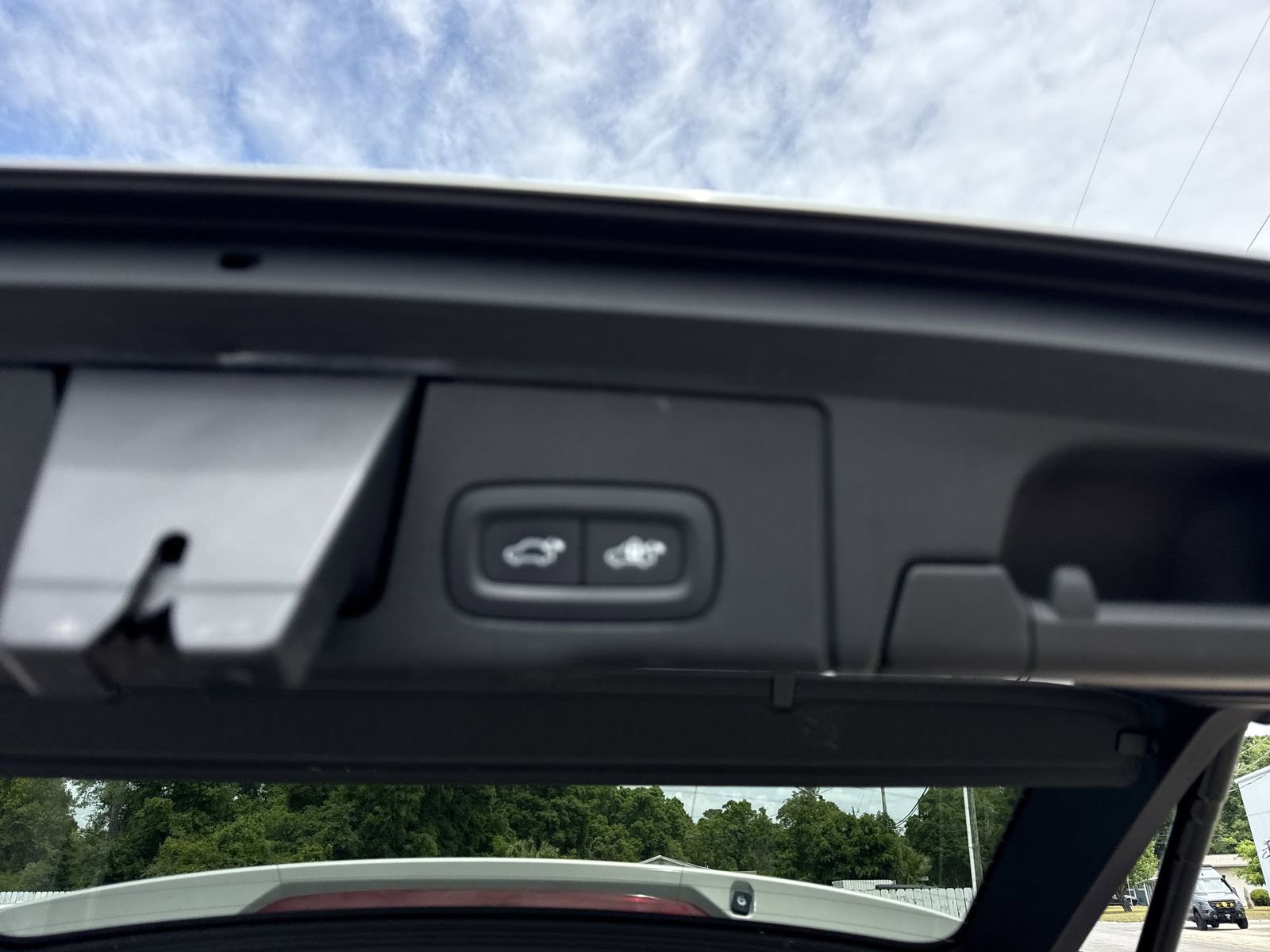 Used 2023 Volvo XC60 B5 Plus w/ Climate Package AWD/4WD image 32