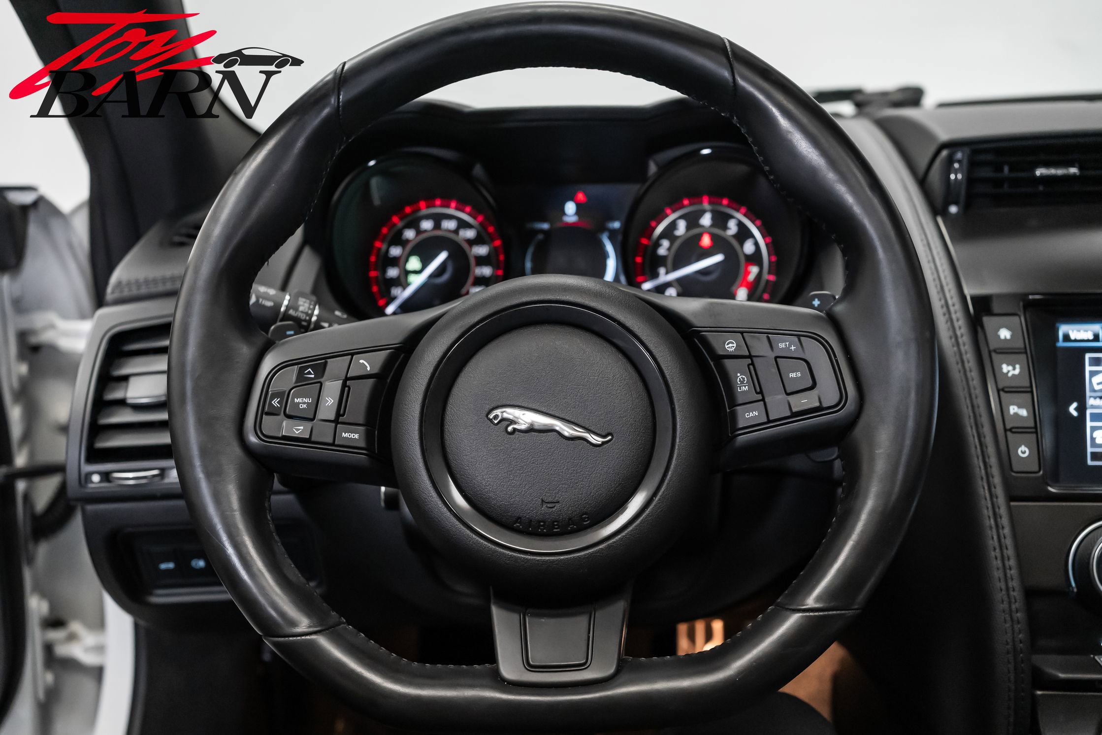 Used 2016 Jaguar F-TYPE S image 41