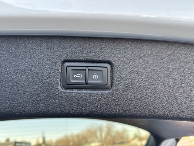 Used 2025 Audi Q7 3.0T Premium Plus image 8