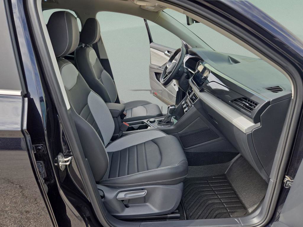 Used 2024 Volkswagen Taos SEL image 28