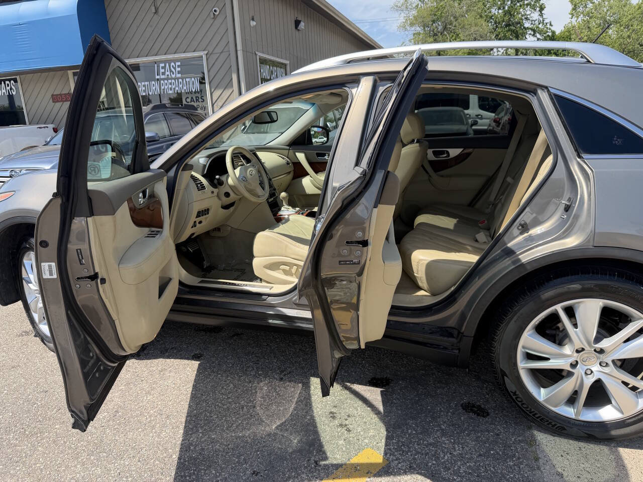 Used 2013 INFINITI FX37 AWD w/ Premium Pkg image 14