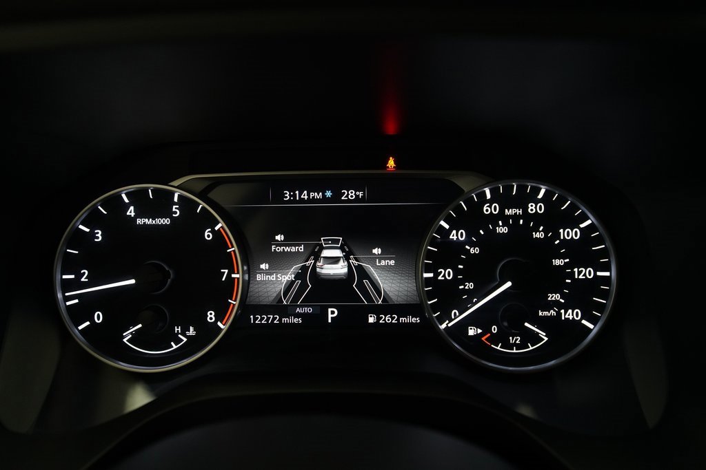 Used 2023 Nissan Rogue SV image 2