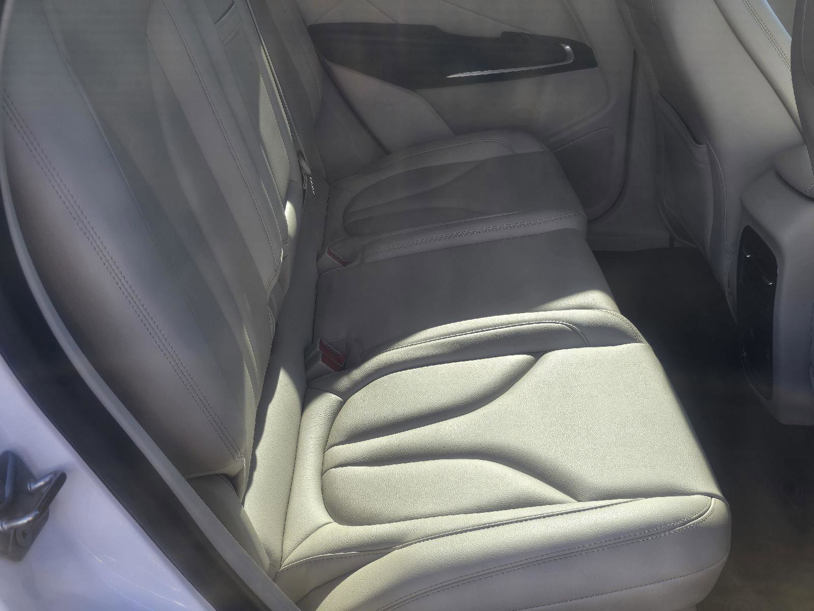 Used 2019 Lincoln MKC Premiere image 11