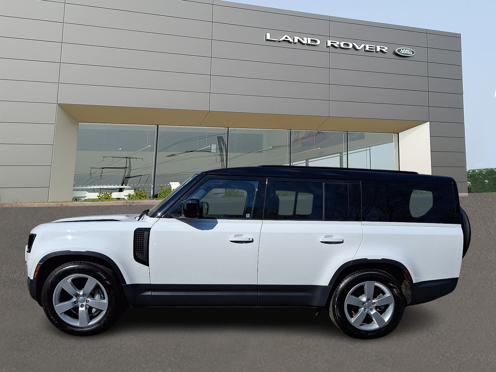 Used 2025 Land Rover Defender 130 S AWD/4WD image 6