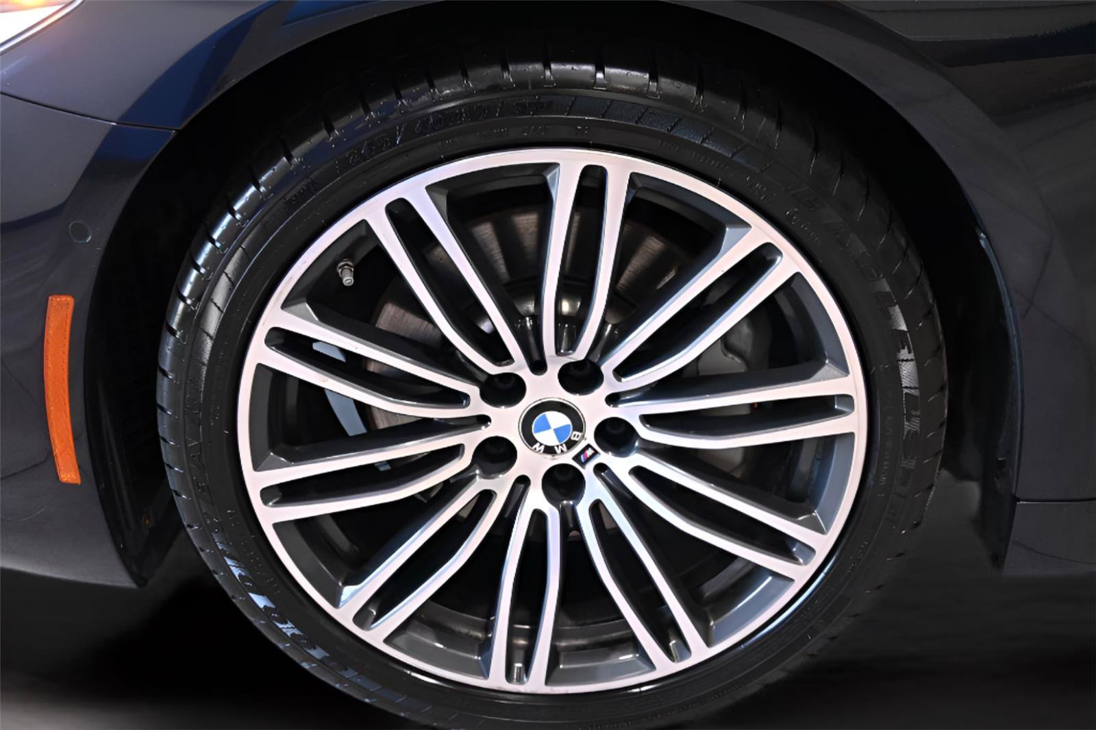 Used 2017 BMW 540i xDrive AWD/4WD image 32