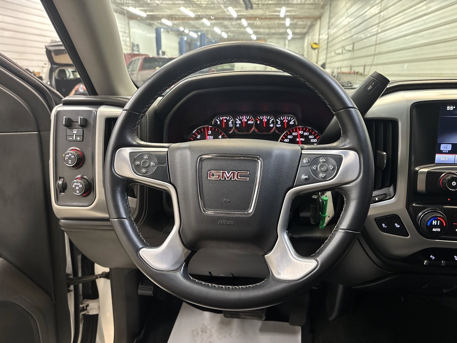 Used 2015 GMC Sierra 1500 SLE w/ Carbon-22 Edition image 13