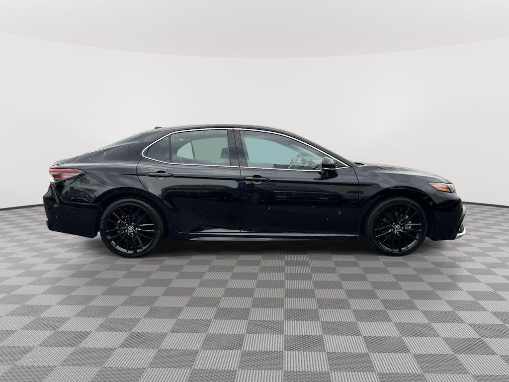 Used 2023 Toyota Camry XSE FWD image 8