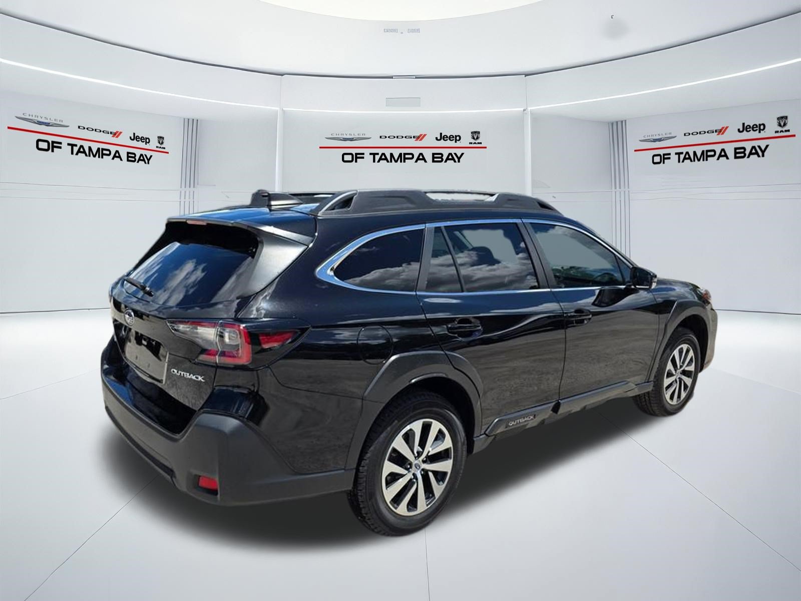 Used 2024 Subaru Outback Premium AWD/4WD image 6