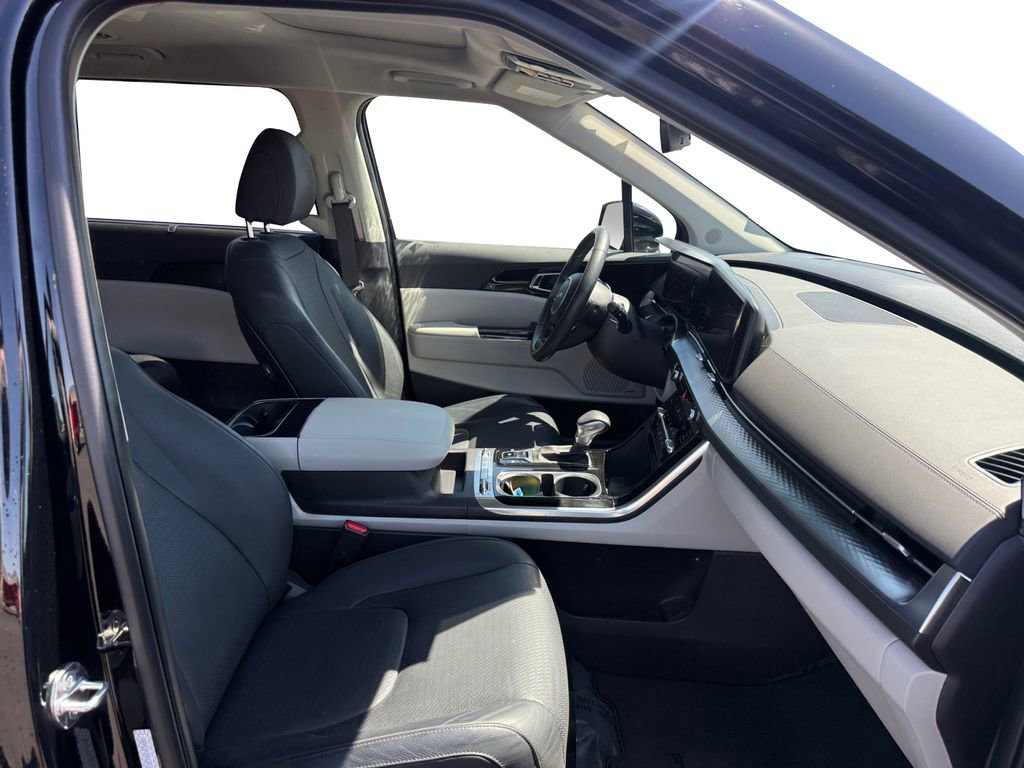Used 2024 Kia Carnival SX Prestige FWD image 17