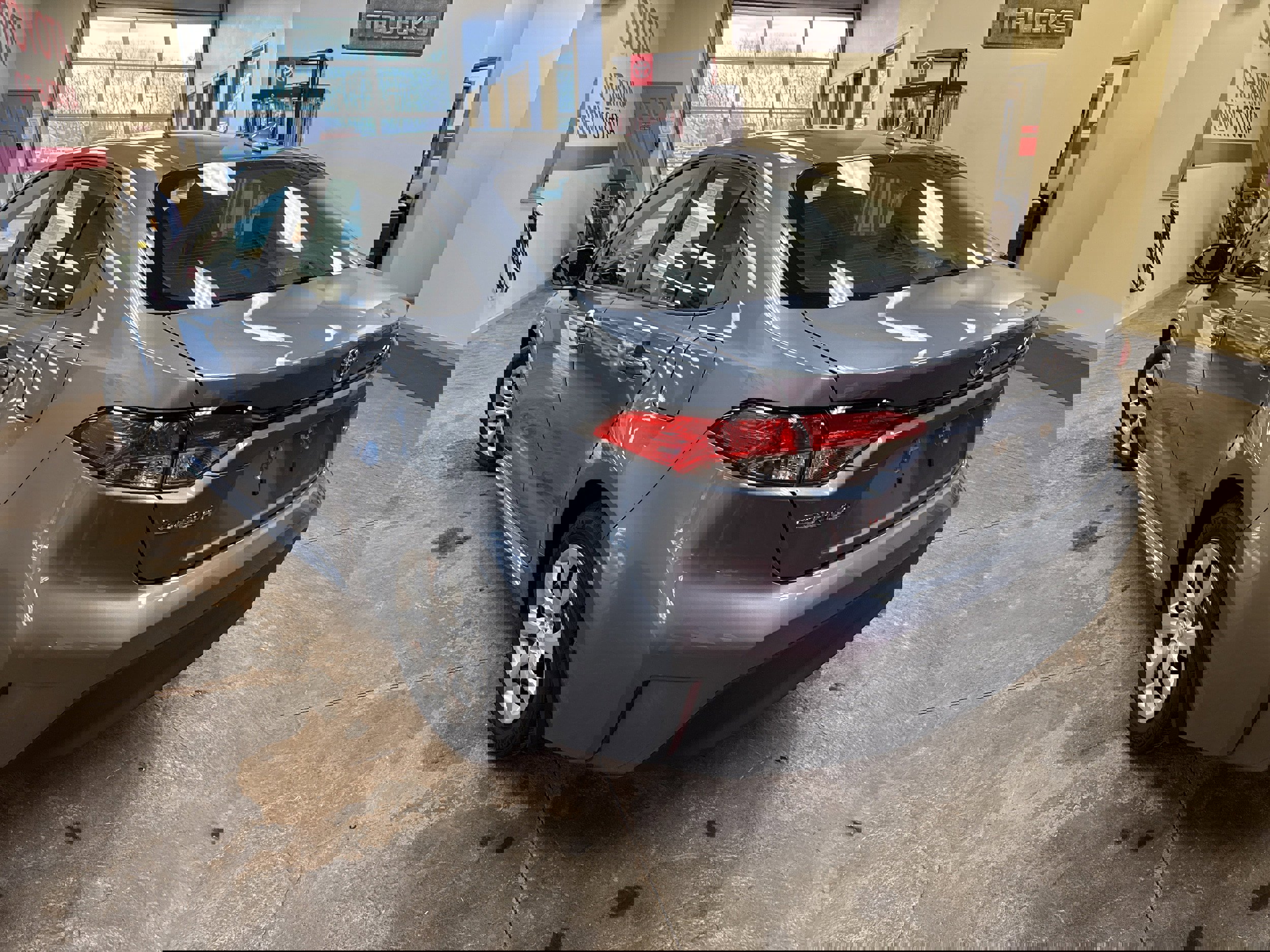 Used 2024 Toyota Corolla LE image 7