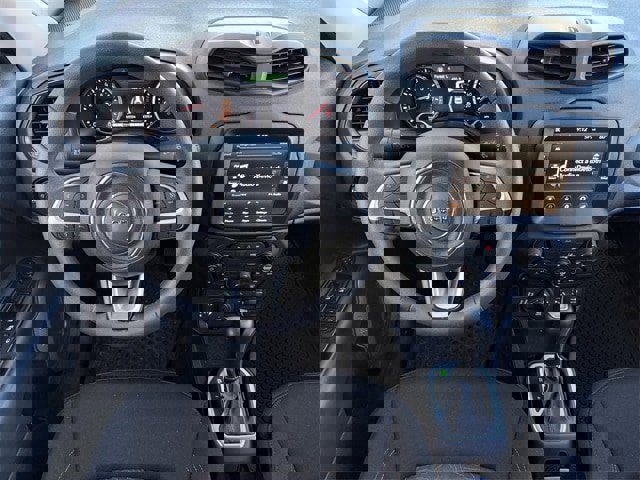 Used 2023 Jeep Renegade Latitude image 11