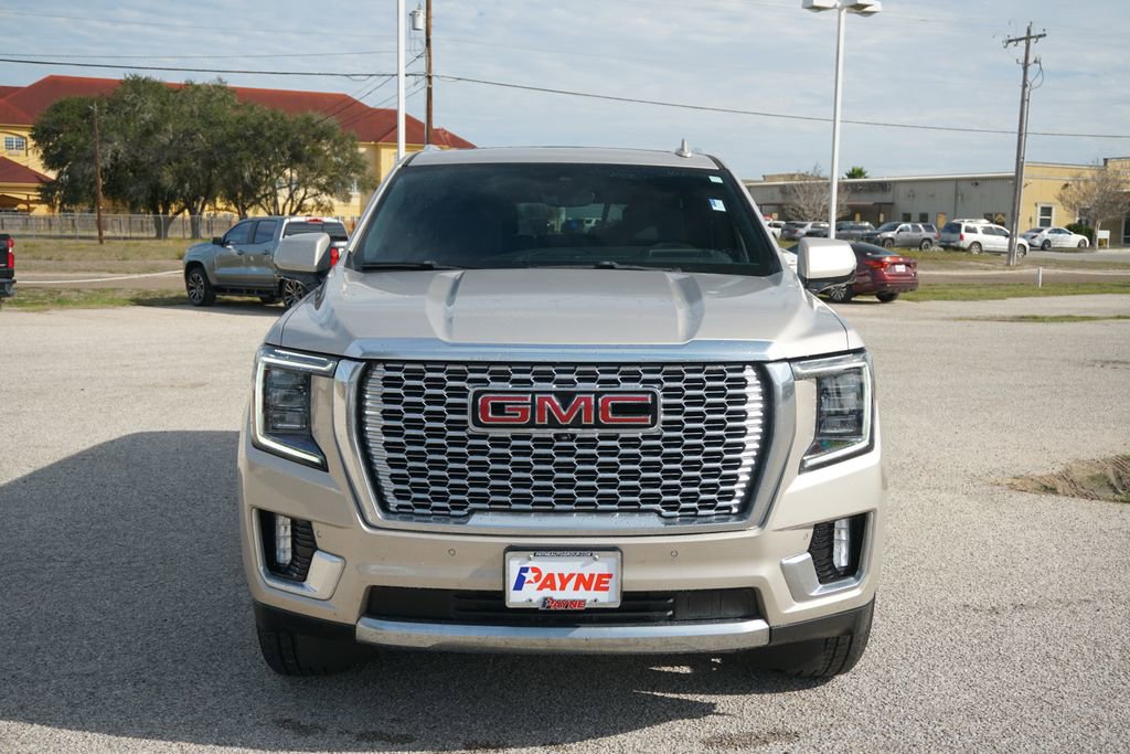 Used 2023 GMC Yukon XL Denali w/ Advanced Technology Package image 2