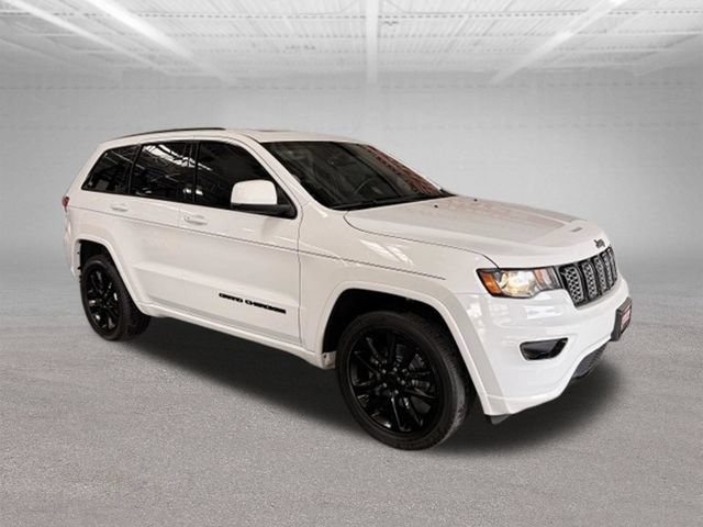 Used 2018 Jeep Grand Cherokee Altitude AWD/4WD image 25