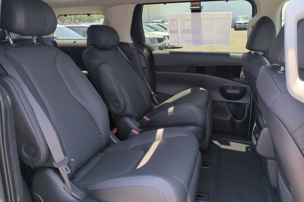 New 2026 Kia Carnival SX Prestige image 24