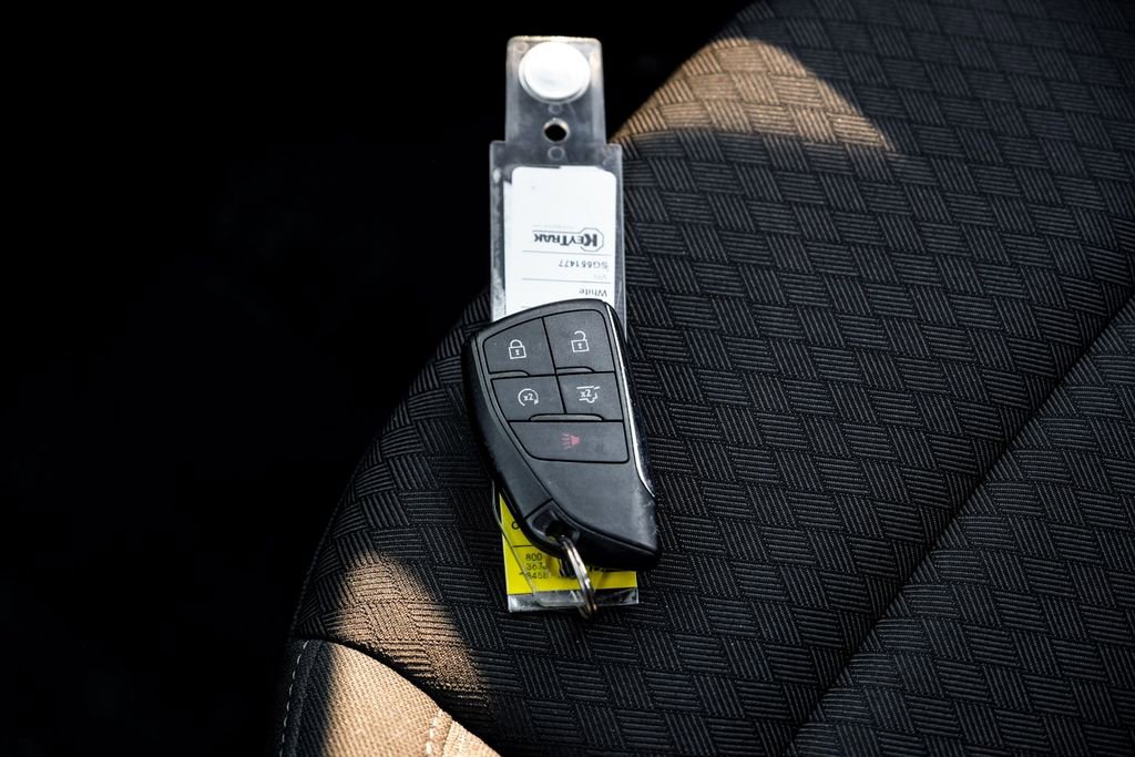 Used 2025 Chevrolet Suburban LS image 60