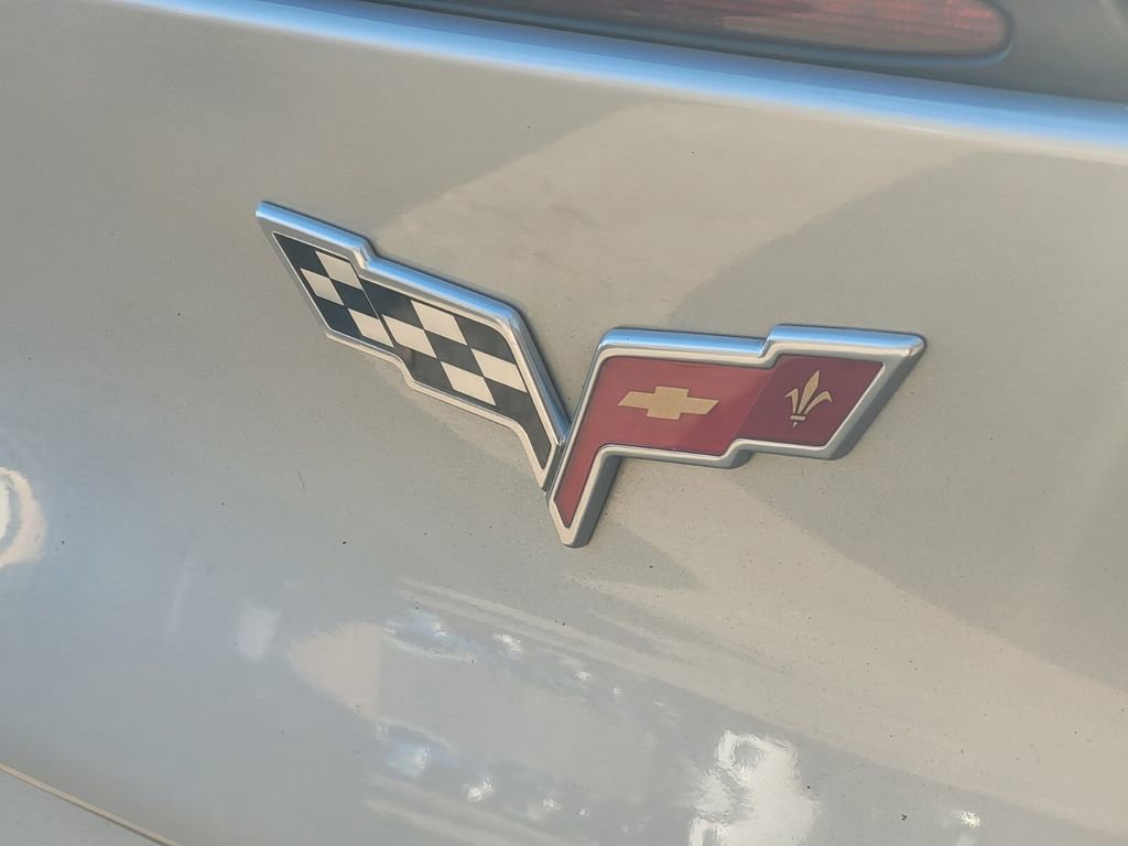 Used 2005 Chevrolet Corvette Convertible w/ Preferred Equipment Group image 11