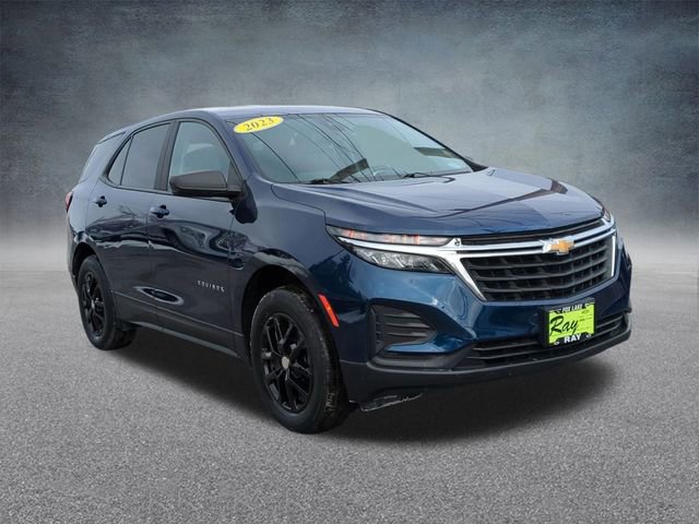 Certified 2023 Chevrolet Equinox LS w/ LS Convenience Package AWD/4WD image 3