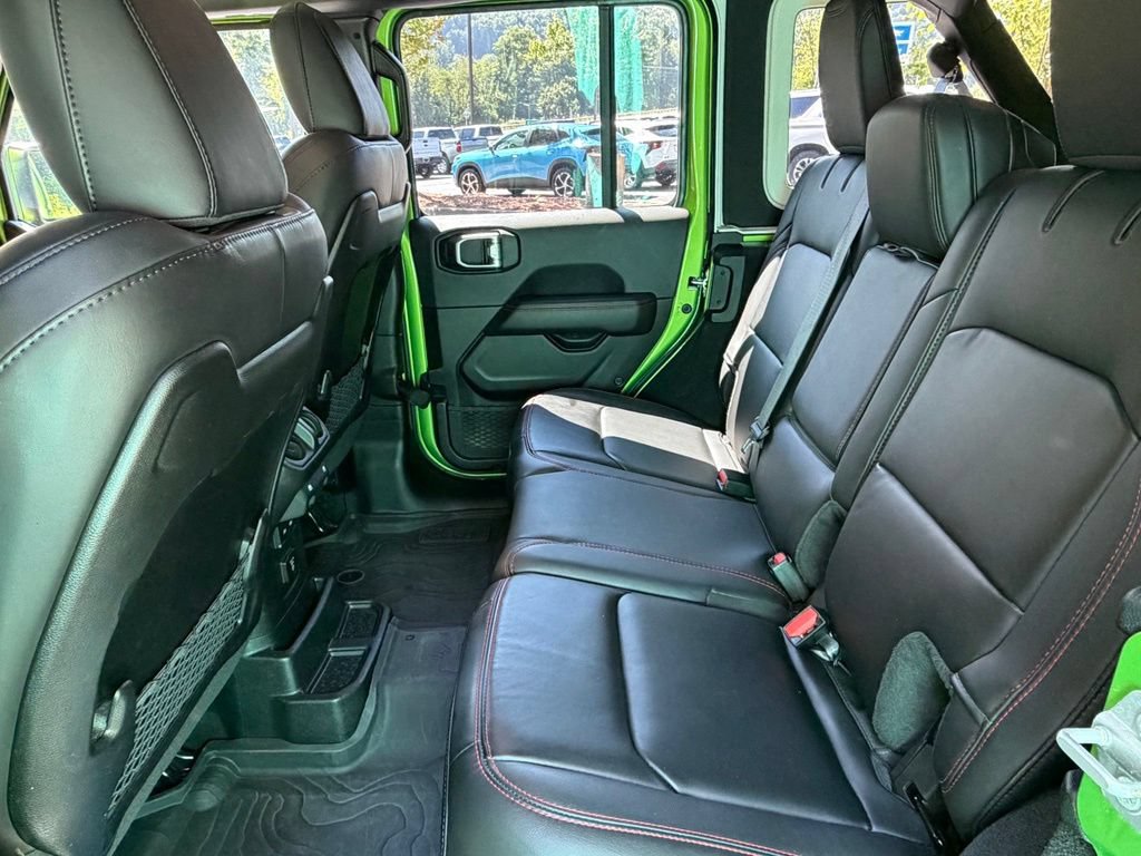 Used 2025 Jeep Wrangler Unlimited Rubicon AWD/4WD image 28