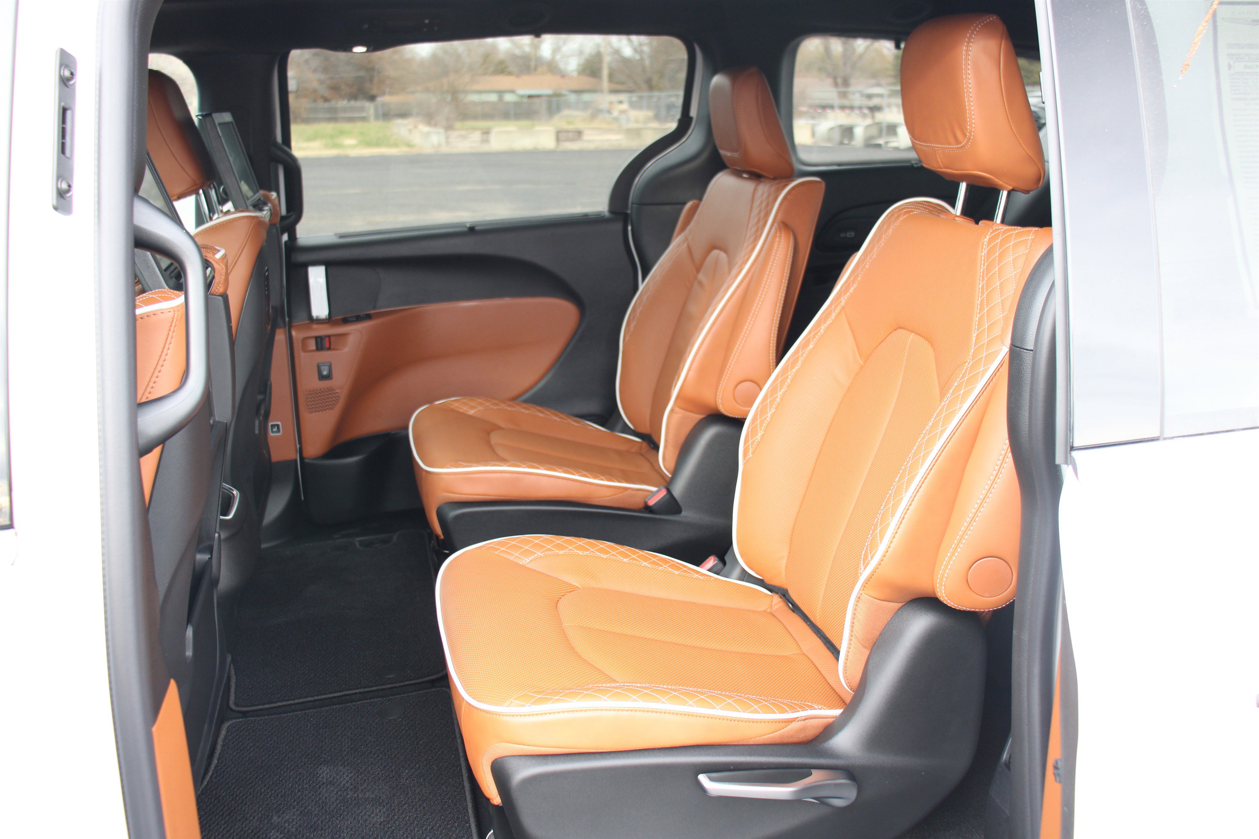 New 2026 Chrysler Pacifica Pinnacle image 23